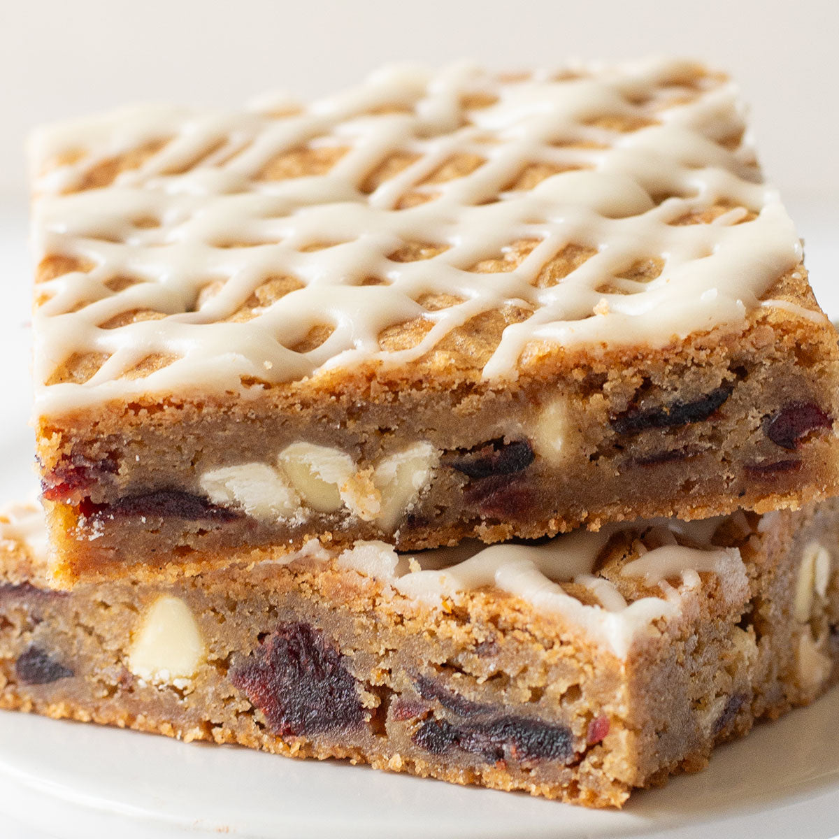 Cranberry Bliss Blondie with Yuletide Spices